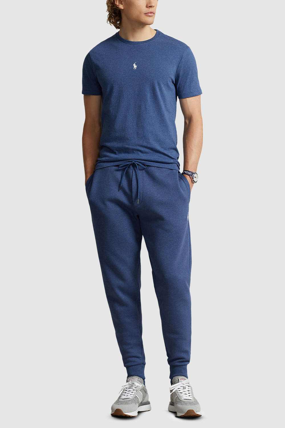 תמונת כל הלוק של חולצת טי ארוכה בגזרת סלים POLO RALPH LAUREN